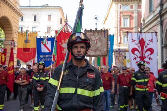 "Vigili del fuoco in testa al corteo Bologna, 2 Agosto 2023. ANSA/MAX CAVALLARI