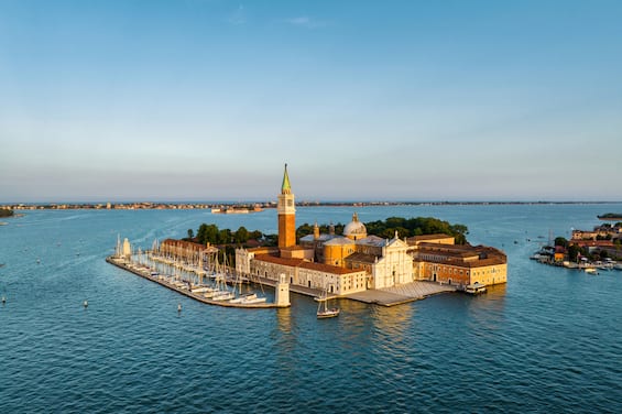 Jeff Bezos e Lauren Sanchez, le possibili location del matrimonio a Venezia. FOTO Jeff Bezos e Lauren Sanchez, le possibili location del matrimonio a Venezia. FOTO