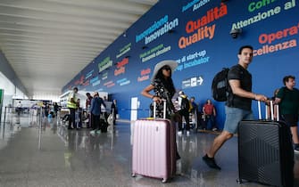 Persone in aeroporto