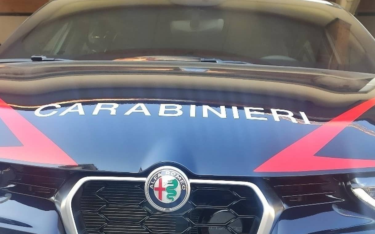 Gela, rete di spaccio dal carcere con cellulari arrivati dai droni: 15 arresti