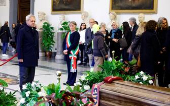 Enrico Mentana alla camera ardente di Maurizio Costanzo allestita presso la Sala della Protomoteca in Campidoglio, Roma, 26 febbraio 2023
ANSA/FABIO FRUSTACI