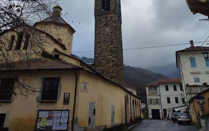 Perni rotti, campana in bilico fa strani rintocchi e dà allarme