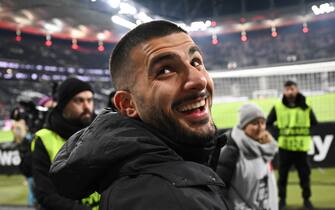 25 November 2023, Hesse, Frankfurt/Main: Soccer: Bundesliga, Eintracht Frankfurt - VfB Stuttgart, matchday 12, at Deutsche Bank Park. Stuttgart's two-goal scorer Deniz Undav celebrates after the game. Photo: Arne Dedert/dpa - IMPORTANT NOTE: In accordance with the regulations of the DFL German Football League and the DFB German Football Association, it is prohibited to utilize or have utilized photographs taken in the stadium and/or of the match in the form of sequential images and/or video-like photo series.