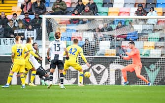 Udinese's Christian Kabasele scores a goal during the italian soccer Serie A match between Udinese Calcio vs Hellas Verona FC on december 03, 2023 at the Bluenergy stadium in Udine, Italy
ANSA/ ETTORE GRIFFONI