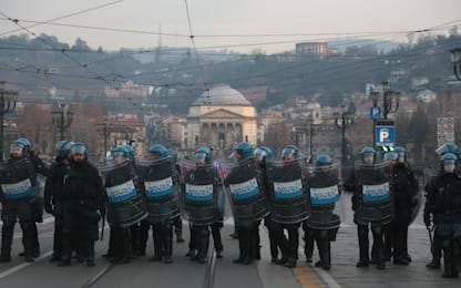 Torino, gravi danni al carcere Lorusso dopo il corteo degli anarchici