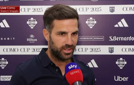 https://static.sky.it/editorialimages/32c6ba34be65f3176735eeaff3f74763616ea1d0/skysport/it/calcio/serie-a/video/2025/07/27/como-ajax-fabregas-intervista-video/fabregas_screen.jpg?im=Resize,width=565