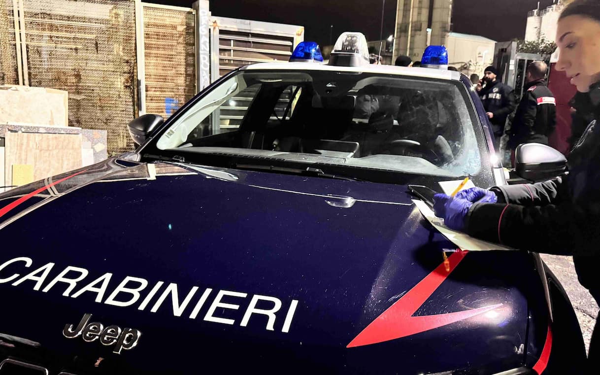 Litiga col compagno e si spara alla testa: grave donna nel Torinese