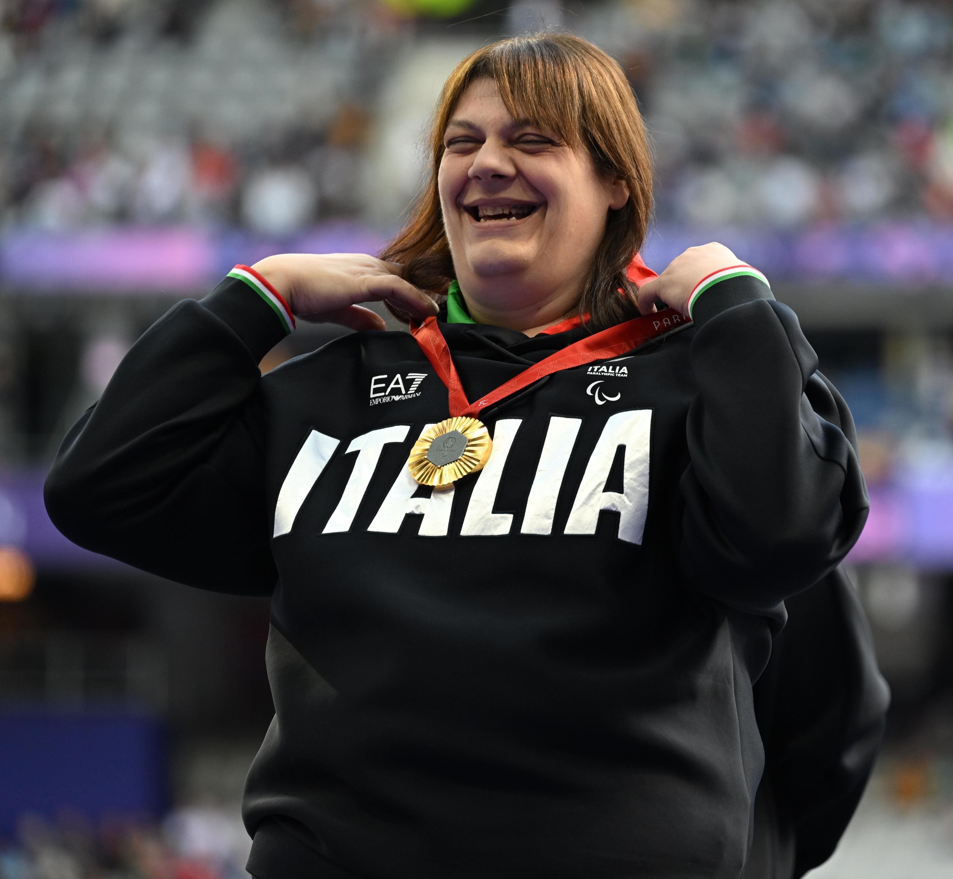 La medaglia d'oro di Assunta Legnante a Parigi nel getto del peso