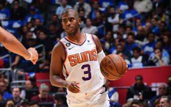 LOS ANGELES, CA - OCTOBER 23: Chris Paul #3 of the Phoenix Suns handles the ball during the game against the LA Clippers on October 23, 2022 at Crypto.Com Arena in Los Angeles, California. NOTE TO USER: User expressly acknowledges and agrees that, by downloading and/or using this Photograph, user is consenting to the terms and conditions of the Getty Images License Agreement. Mandatory Copyright Notice: Copyright 2022 NBAE (Photo by Adam Pantozzi/NBAE via Getty Images)
