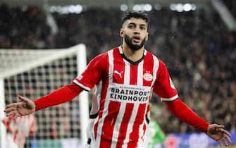 epa11861867 Armando Obispo of PSV Eindhoven celebrates after scoring the 2-2 during the UEFA Champions League match between PSV Eindhoven and Liverpool FC at Phillips Stadium in Eindhoven, Netherlands, 29 January 2025.  EPA/Koen van Weel