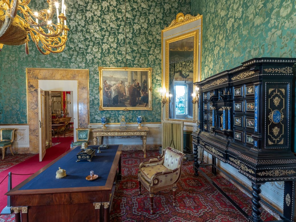 Lo_studio_del_Re_nell’appartamento_della_Duchessa_Savoia_-_Palazzo_Pitti_Firenze._Courtesy_ufficio_stampa_Gallerie_degli_Uffizi.jpg