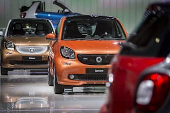 Daimler AG Smart Fortwo vehicles stand on display at the Auto Shanghai 2017 vehicle show in Shanghai, China, on Thursday, April 20, 2017. Auto Shanghai runs through to April 28. Photographer: Qilai Shen/Bloomberg via Getty Images