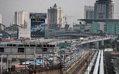 Singapore, tasse e restrizioni per disincentivare le auto private