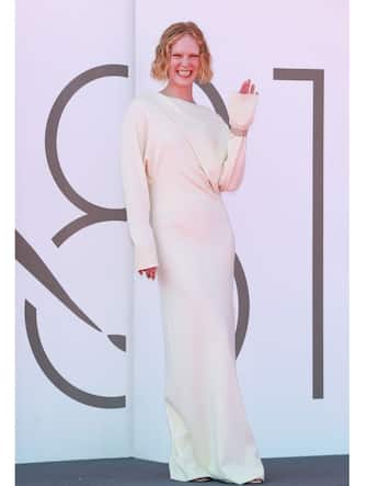 04-Rosy-McEwen-venezia-red-carpet-getty - 1