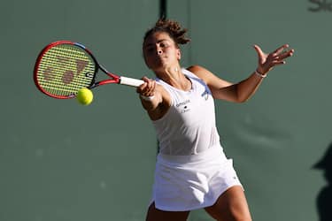 epa12211102 Jasmine Paolini of Italy in action during her Women's 2nd round match against Kamilla Rakhimova of Russia at the Wimbledon Championships, Wimbledon, Britain, 02 July 2025. EPA/TOLGA AKMEN EDITORIAL USE ONLY