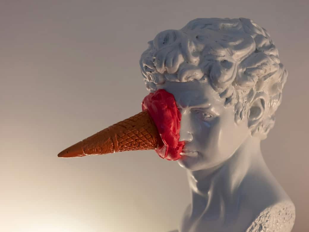 Foto di the blowup su Unsplash