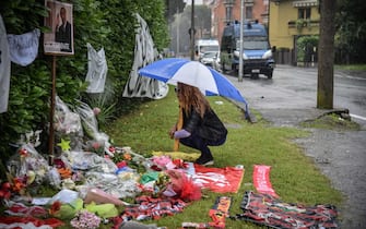 Decine di omaggi e ricordi sono stati lasciati davanti alla storica villa San Martino ad Arcore, in memoria di Silvio Berlusconi. Milano 13 Giugno 2023
ANSA/MATTEO CORNER