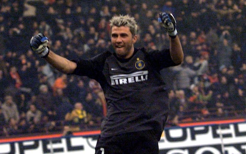 MILANO 7/1/2001 CALCIO MILAN INTER ESULTANZA DI SEBASTIAN FREY ANSA CARLO FERRARO
