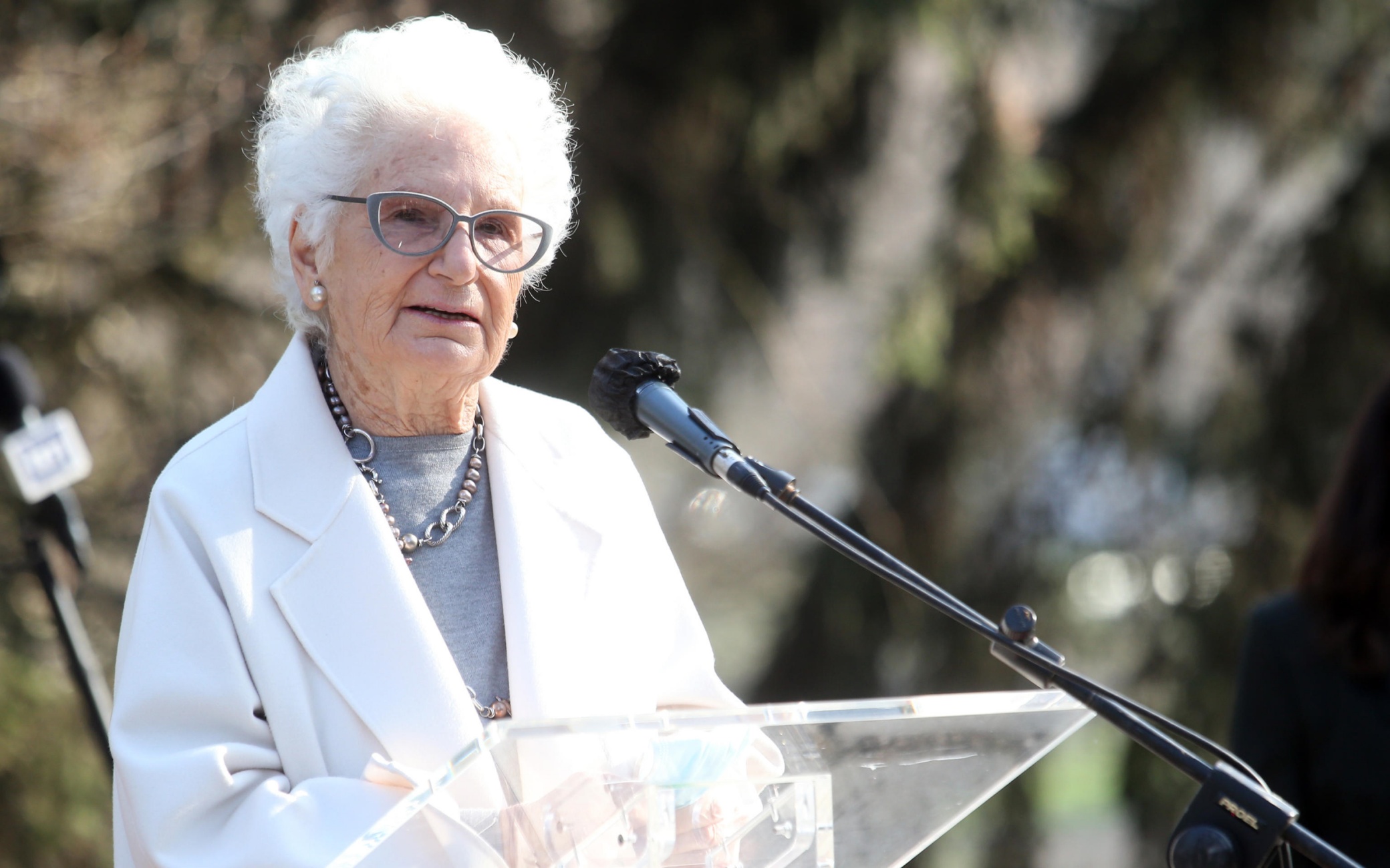 il-27-gennaio-la-giornata-della-memoria-10-frasi-e-citazioni-per-non