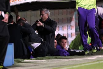 FLORENCE, ITALY - MAY 02: Fiorentina head coach Delio Rossi fighting with Adem Ljaljic of ACF Fiorentina during the Serie A match between ACF Fiorentina and Novara Calcio at Stadio Artemio Franchi on May 2, 2012 in Florence, Italy.  (Photo by Gabriele Maltinti/Getty Images)