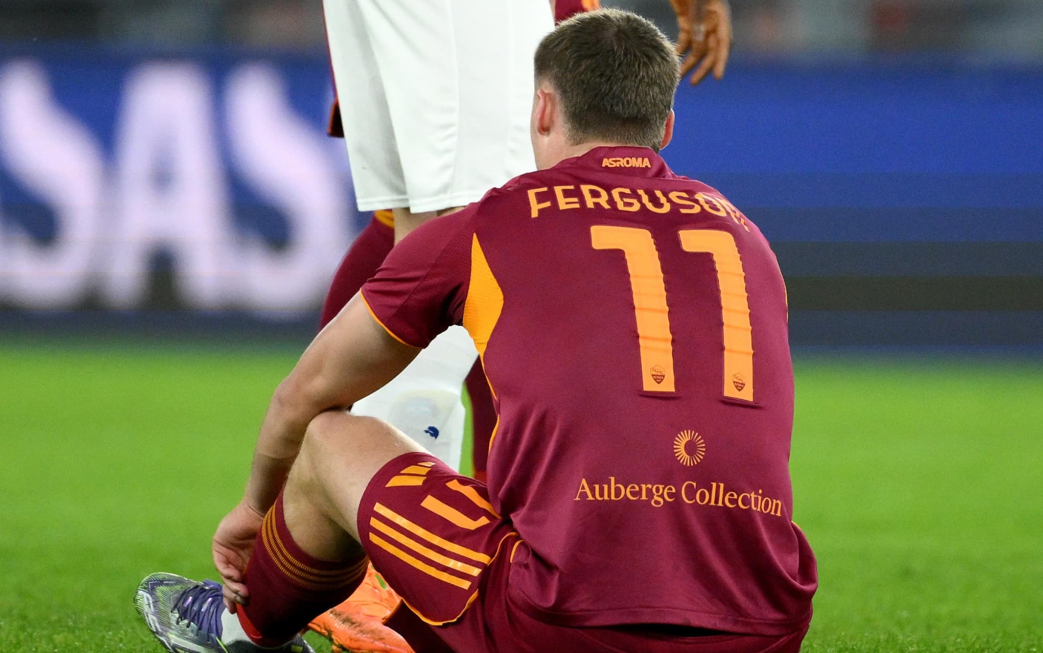 7' - Ferguson deve arrendersi dopo il colpo alla caviglia del primo minuto: Gasp rivoluziona l'attacco con Bailey insieme a Dybala e Soulé.