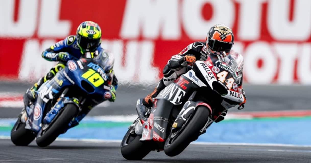 https://static.sky.it/editorialimages/354759eea32b1e12829a21eb83bfb6a8162e74f6/skysport/it/motori/motogp/2025/11/07/moto2-gp-portogallo-prove-libere-portimao-risultati-oggi/canet_moreira_ansa_og.jpg?im=Resize,width=1218