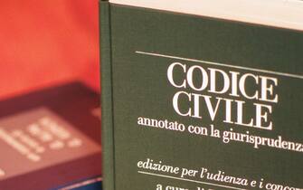 MILANO - LIBRO DEL CODICE CIVILE (MILANO - 0000-00-00, Maurizio Maule) p.s. la foto e' utilizzabile nel rispetto del contesto in cui e' stata scattata, e senza intento diffamatorio del decoro delle persone rappresentate