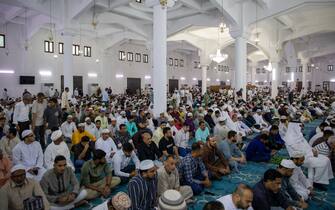ABU DHABI, UNITED ARAB EMIRATES - MARCH 30: Muslims in the capital of the United Arab Emirates, Abu Dhabi, gather to perform the Eid al-Fitr prayer at the Sheikh Zayed Grand Mosque on March 30, 2025. (Photo by Mohammed Zarandah/Anadolu via Getty Images)