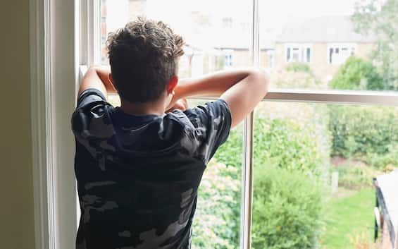 Povertà ed esclusione sociale, a rischio il 26,7% degli under 16 in Italia. I dati Istat