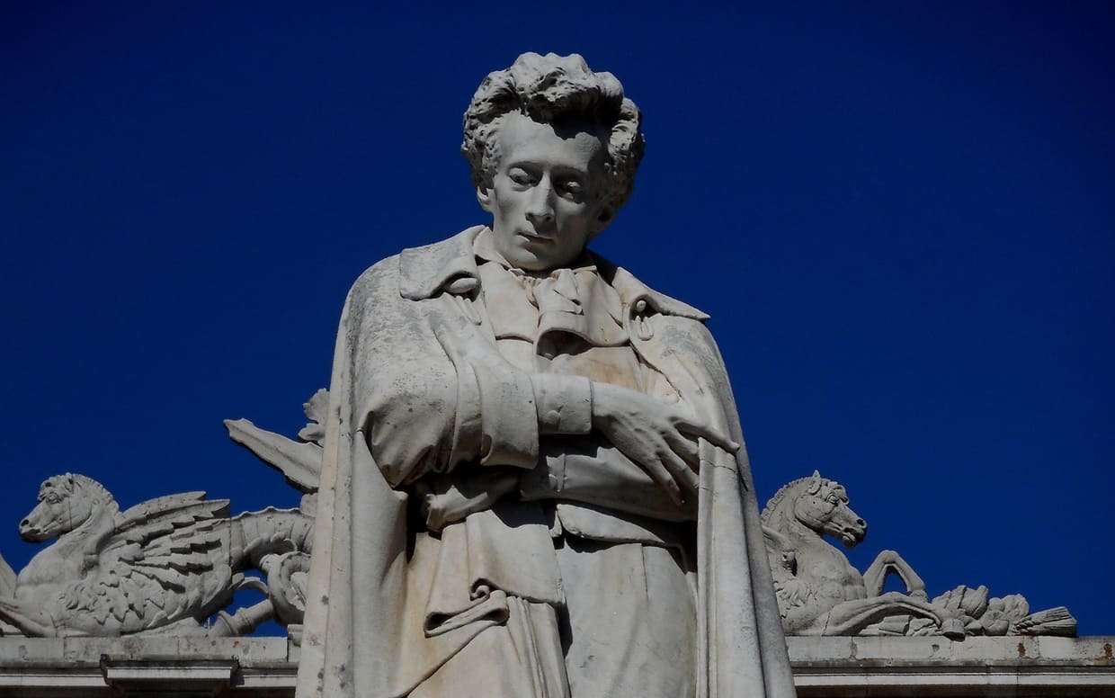 Ugolino-Panichi-Monumento-a-Giacomo-Leopardi-1898-Recanati-photo-by-Carlo-Raso-fonte-Flickr.jpg