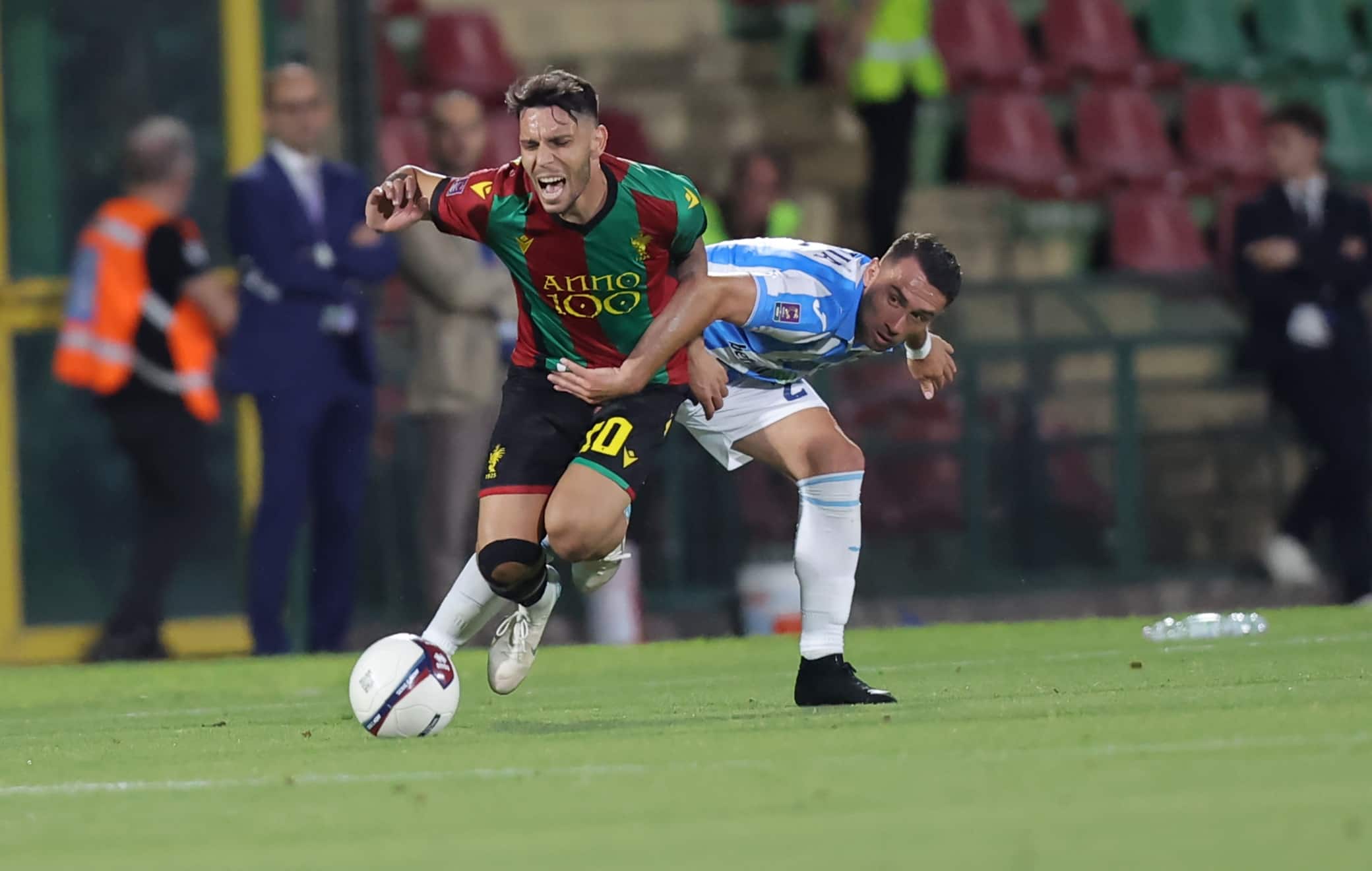Cicerelli, attaccante del Pescara Cicerelli Emmanuele (Ternana) vs Letizia Gateano (Pescara) during the final Play Off Italian serie C, match Ternana Calcio vs Pescara 02 June 2025 at the Liberati stadium in Terni Italy (Photo by Luca Marchetti/LiveMedia) during Ternana vs pescara, Italian football Coppa Italia Serie C match in Terni, Italy, June 02 2025