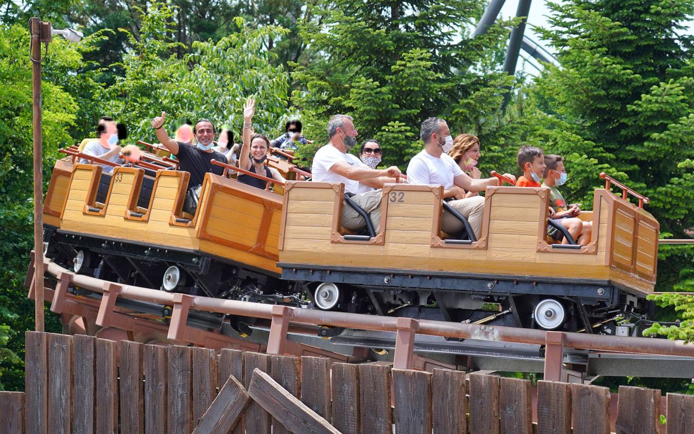 Zambrotta, Barone e Camporese a Gardaland con le famiglie