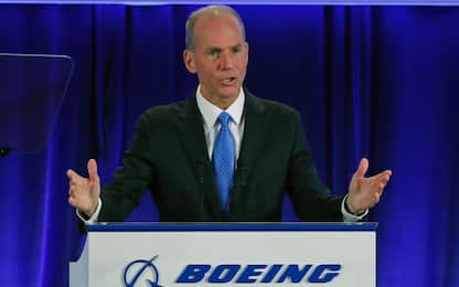 Boeing, il ceo Dennis Muilenburg si dimette dopo la crisi del 737 Max