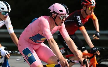 Pink jersey Lidl-Trek's Danish rider Mads Pedersen rides in the pack during the 5th stage of the 108th Giro d'Italia cycling race 151kms from Ceglie Messapica to Matera on May 14, 2025. (Photo by Luca Bettini / AFP)