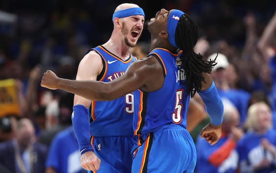 https://static.sky.it/editorialimages/36ebb866759d344697f18330ebbac352de1f48d4/skysport/it/nba/video/2025/06/23/nba-finals-gara-7-highlights-tranquillo-pessina-video/caruso_dort_getty.jpg?im=Resize,width=565