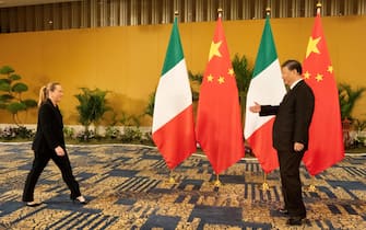 Un momento dell'incontro bilaterale tra il presidente cinese Xi Jinping e il presidente del Consiglio Giorgia Meloni, a margine del G20 di Bali, in Indonesia 16 novembre 2022.
ANSA/Filippo Attili - Uff stampa Palazzo Chigi + PRESS OFFICE, HANDOUT PHOTO, NO SALES, EDITORIAL USE ONLY + NPK