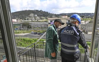 Tecnici dell'Acen (Agenzia Campania edilizia residenziale) fanno verifiche degli eventuali danni dovuti alle scosse nella zona Flegrea del comune di Pozzuoli, 17 febbraio 2025./// Technicians from ACEN (Campania Residential Construction Agency) check for any damage caused by tremors in the Flegrea area of ??the municipality of Pozzuoli, Italy, 17 February 2025. The scary recent seismic activity in the Campi Flegrei volcanic caldera near Naples continued overnight with a magnitude 3.9 earthquake that was followed by two others of magnitude 3. There was also a magnitude 3.9 quake on Sunday that could be felt by residents in parts of Naples and the surrounding province. In total there have been over a dozen seismic events in the area in the last three days and schools in the town of Pozzuoli, which is close to the epicentre of the earthquakes, are closed on Monday as a precautionary measure.
ANSA / CIRO FUSCO