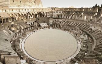 "Il Colosseo torner‡ ad avere la sua arena. Dopo anni di studi Ë stato proclamato il progetto vincitore. Sar‡ reversibile, consentir‡ di visitare i sotterranei e di vedere la maestosit‡ del Colosseo dal centro, come Ë stato per secoli sino a fine ë800", lo scrive Dario Franceschini su twitter. +++ TWITTER/DARIO FRANCESCHINI +++ NO SALES, EDITORIAL USE ONLY +++