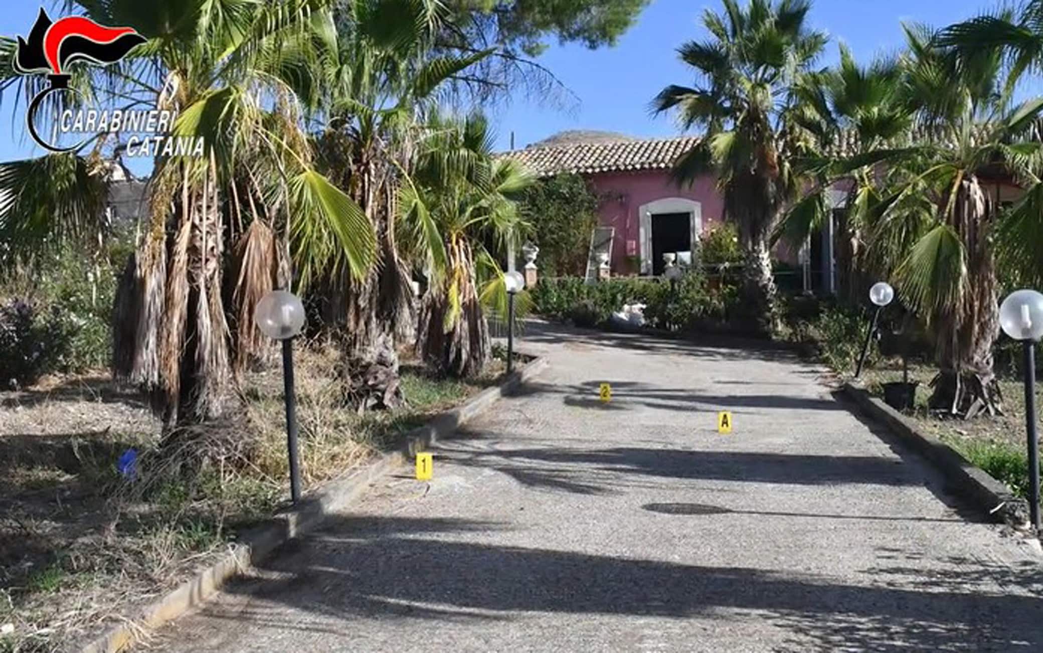 Un fermo immagine relativo al fermo di un romeno di 27 anni gravemente indiziato della rapina compiuta la notte tra il 4 ed il 5 settembre scorsi a Castel di Iudica in casa dell'avvocato 83enne in pensione Salvatore Laudani, che rimase ferito alla testa e che morì quattro giorni dopo il ricovero nell'ospedale San Marco di Catania, 7 ottobre 2022. ANSA/ CARABINIERI ++HO - NO SALES EDITORIAL USE ONLY++