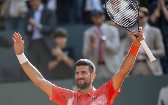 https://static.sky.it/editorialimages/3821038f4957a2535ada623b1ff22c26aa0e310e/skysport/it/tennis/2025/05/24/djokovic-hurkacz-atp-ginevra-risultato/djokovic_ansa_6.jpg?im=Resize,width=565