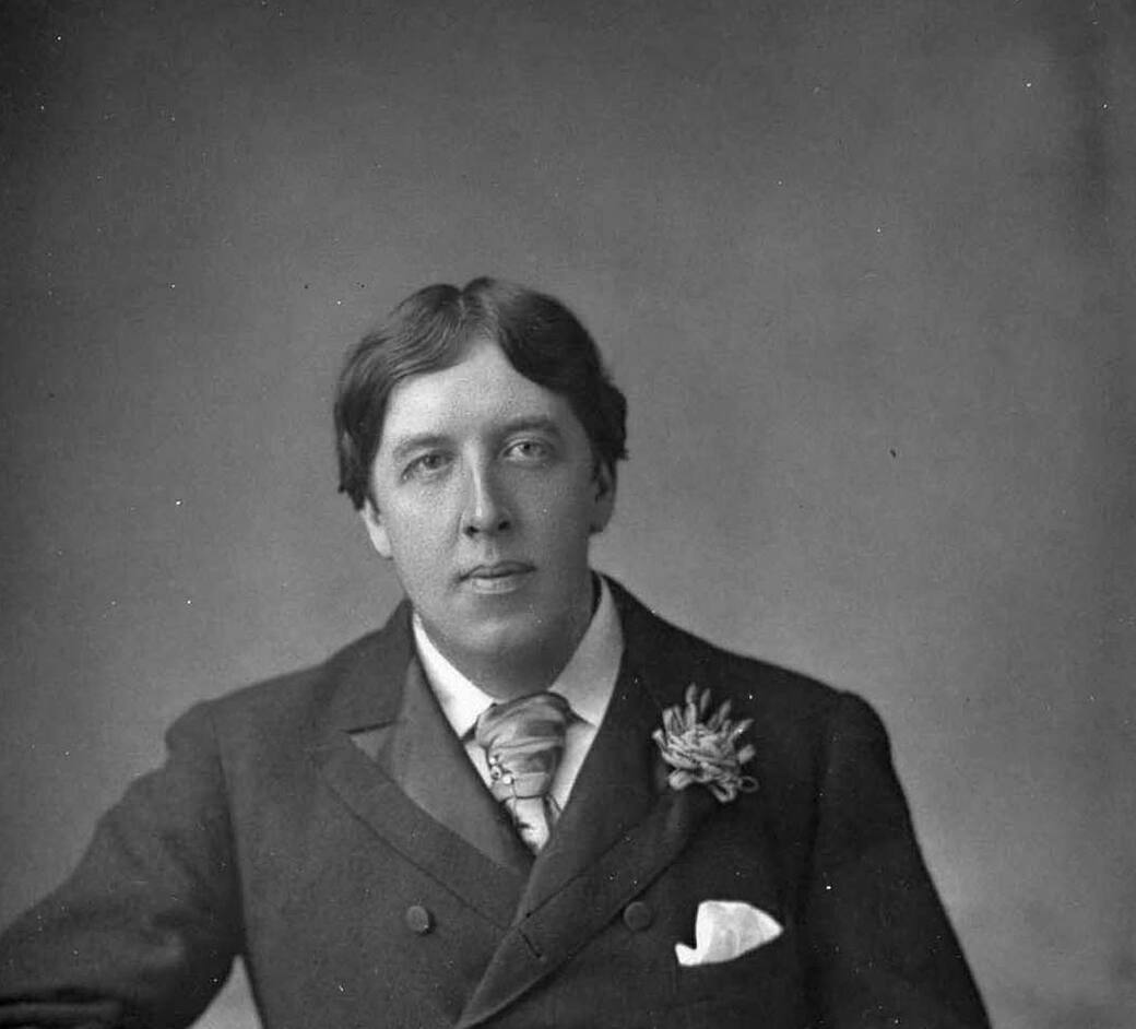 Oscar_Wilde_(1854-1900)_1889_May_23._Picture_by_W._and_D._Downey.jpg