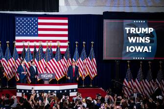 Donald Trump ha vinto la prima tappa delle primarie repubblicane in Iowa a valanga