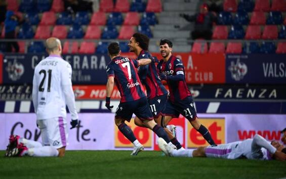 Vibrant Live Diretta Bologna-cremonese 0-0: Orsolini Sfiora Il Gol. Pobega Ci Prova, Ma Gli Ospiti Si Salvano Artwork Concept Vibrant Live Diretta Bologna-cremonese 0-0: Orsolini Sfiora Il Gol. Pobega Ci Prova, Ma Gli Ospiti Si Salvano Artwork Concept