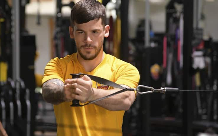 Carles Perez impegnato in un allenamento in palestra a Trigoria (Lapresse)