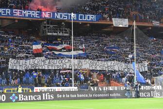 Foto Tano Pecoraro/LaPresse 08 Gennaio 2023 - Genova, Italia Sport, CalcioSampdoria vs Napoli - Campionato italiano di calcio Serie A TIM 2022/2023 - Stadio Luigi FerrarisNella foto: sampdoria supporters - striscione in ricordo di Gianluca VialliPhoto Tano Pecoraro/LaPresse January 08, 2023 - Genoa, Italy Sport, Soccer Sampdoria vs Napoli - Italian Serie A Football Championship 2022/2023 - Luigi Ferraris StadiumIn the photo: sampdoria supporters