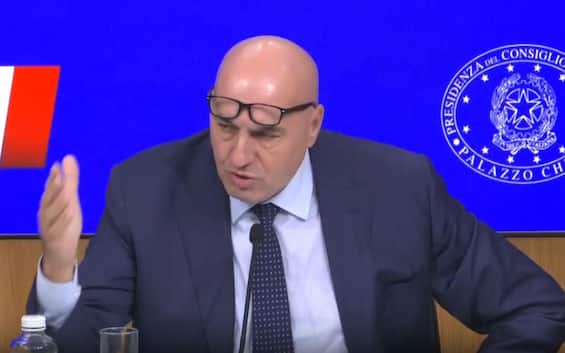 Iran-Israele, Crosetto: forte preoccupazione per evoluzione crisi