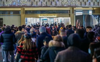 Folla per lo shopping a Torino