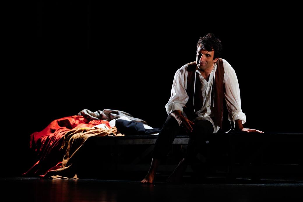 Luigi_D_Elia_Caravaggio_-_ph_Matteo_Groppo_-_courtesy_Teatro_Cristallo_(2).jpg