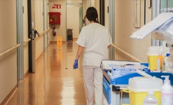 Bolzano, sospeso l’uso di un detergente dopo il decesso di due neonati: "Contaminato"