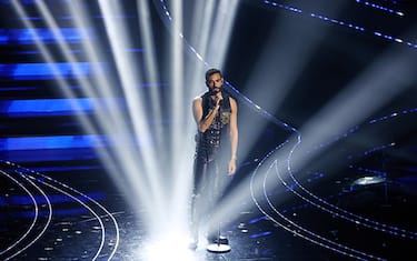 SANREMO, ITALY - FEBRUARY 09: Marco Mengoni attends the 73rd Sanremo Music Festival 2023 at Teatro Ariston on February 09, 2023 in Sanremo, Italy. (Photo by Daniele Venturelli/Daniele Venturelli/Getty Images )